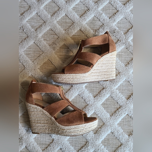 Michael Kors Tan Wedge Sandals - Picture 14 of 15
